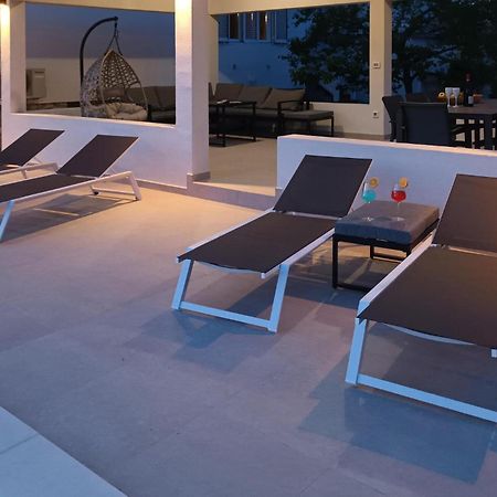 1 Bedroom Awesome Apartment In Kampor Exterior foto