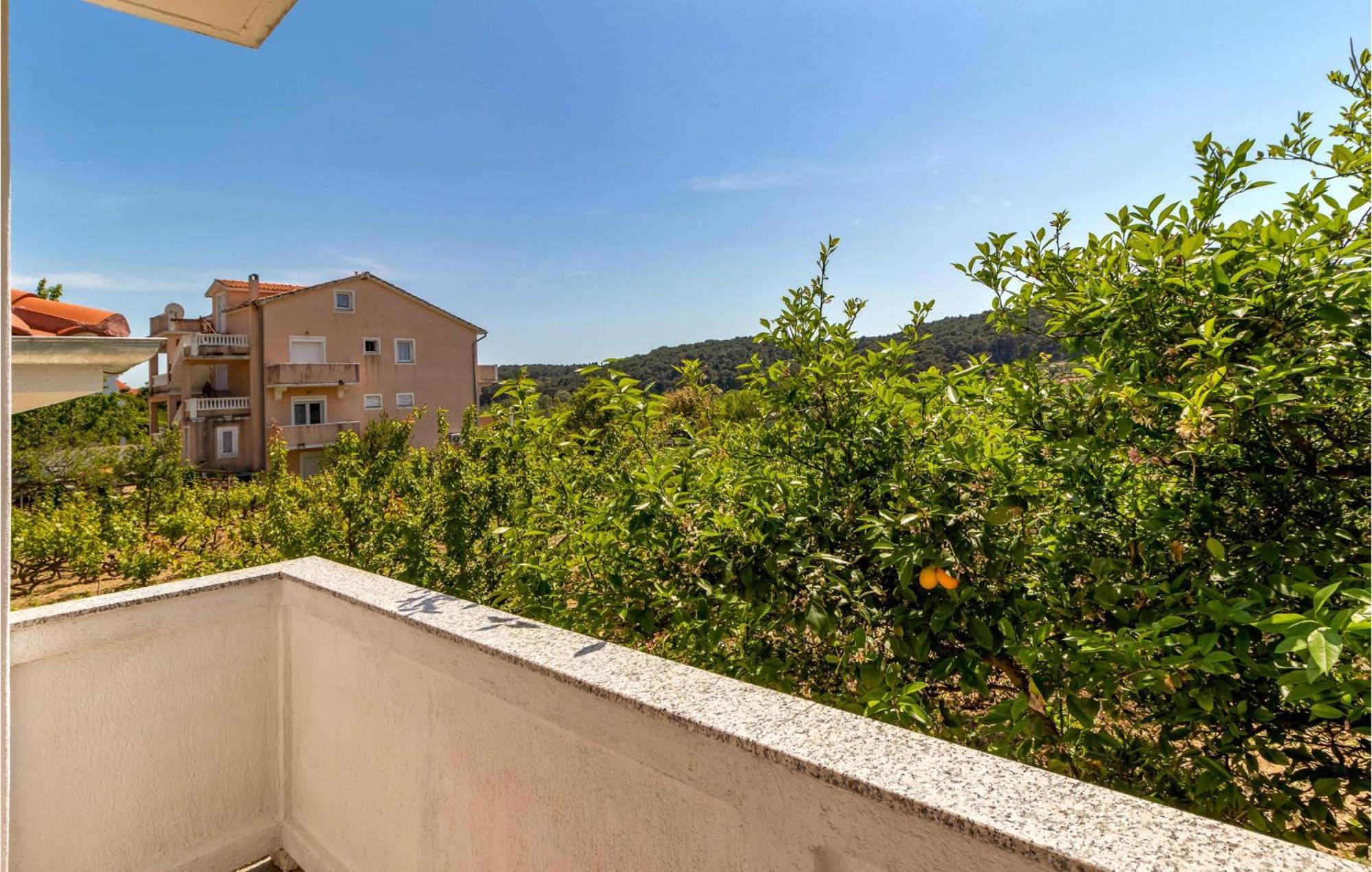 1 Bedroom Awesome Apartment In Kampor Exterior foto